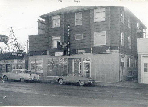2712 NE Sandy Boulevard in Portland, Oregon circa 1960's
